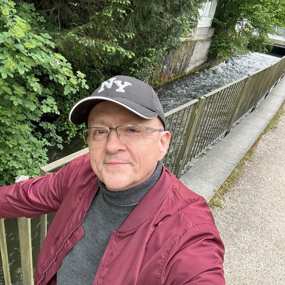 Mark Hench profile